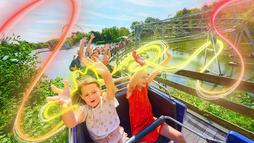 Kinderen in achtbaan