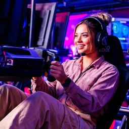 Persoon speelt de F1 Race Experience
