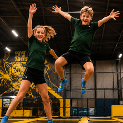 Kinderen springen